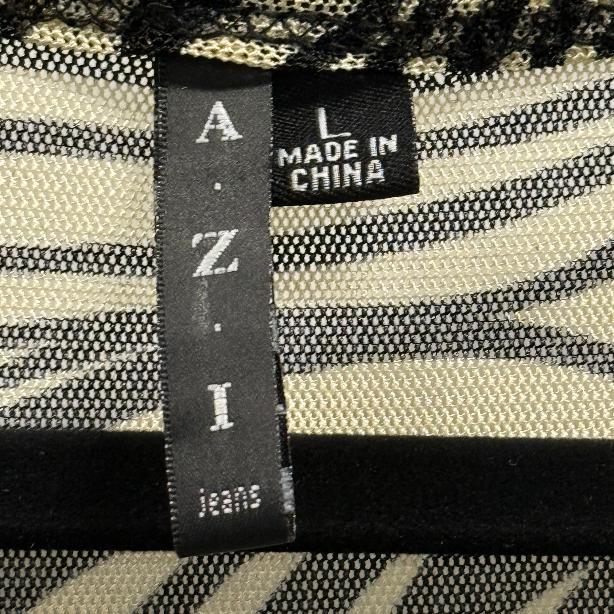 Azi Jeans Floral & Zebra Graphic Long Sleeve Shirt - L