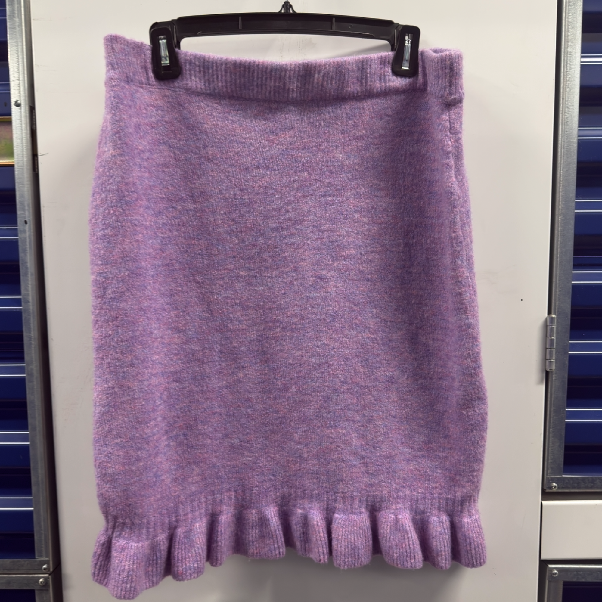 BCBG Max Azria Lavender Knit Ruffle Hem Skirt – XL