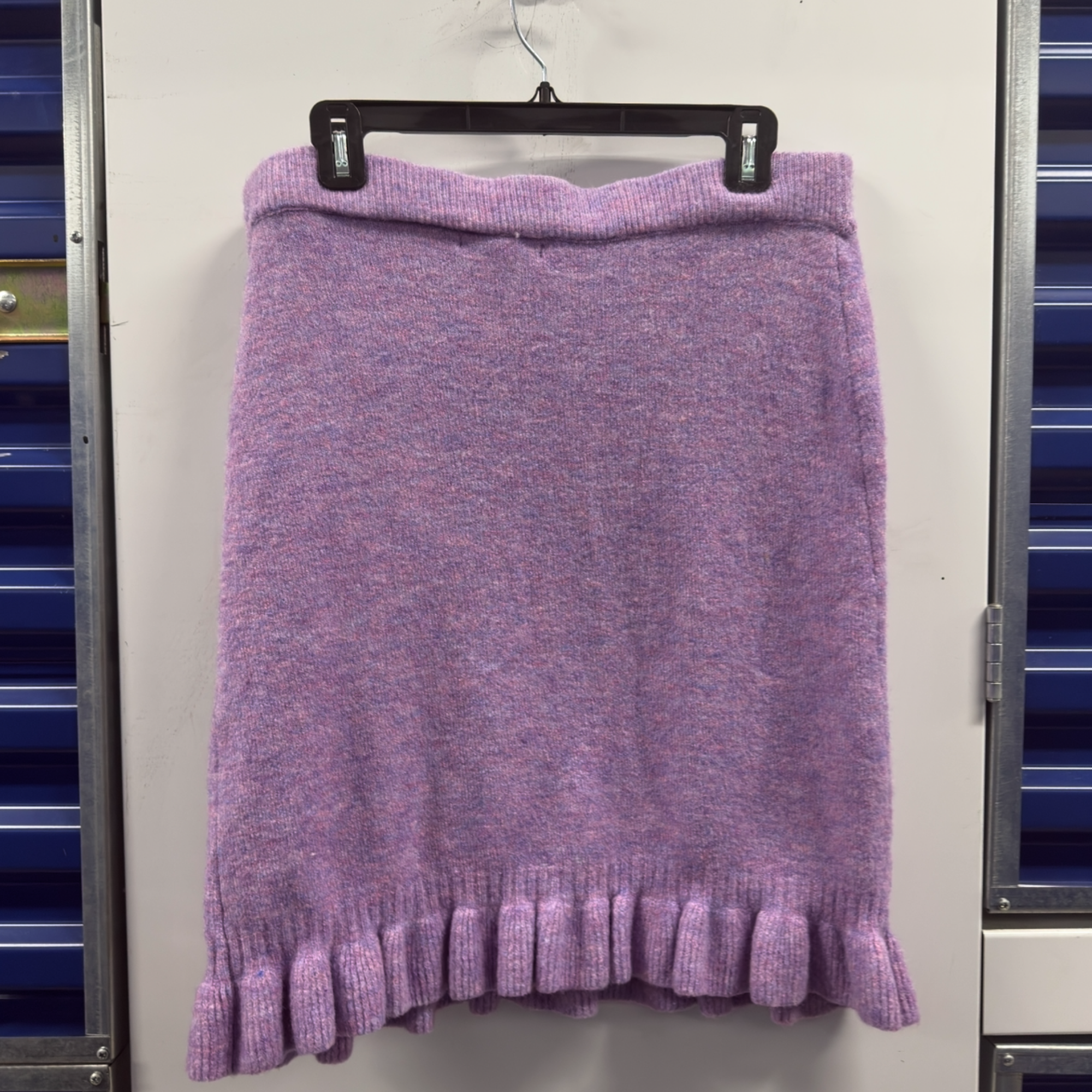 BCBG Max Azria Lavender Knit Ruffle Hem Skirt – XL