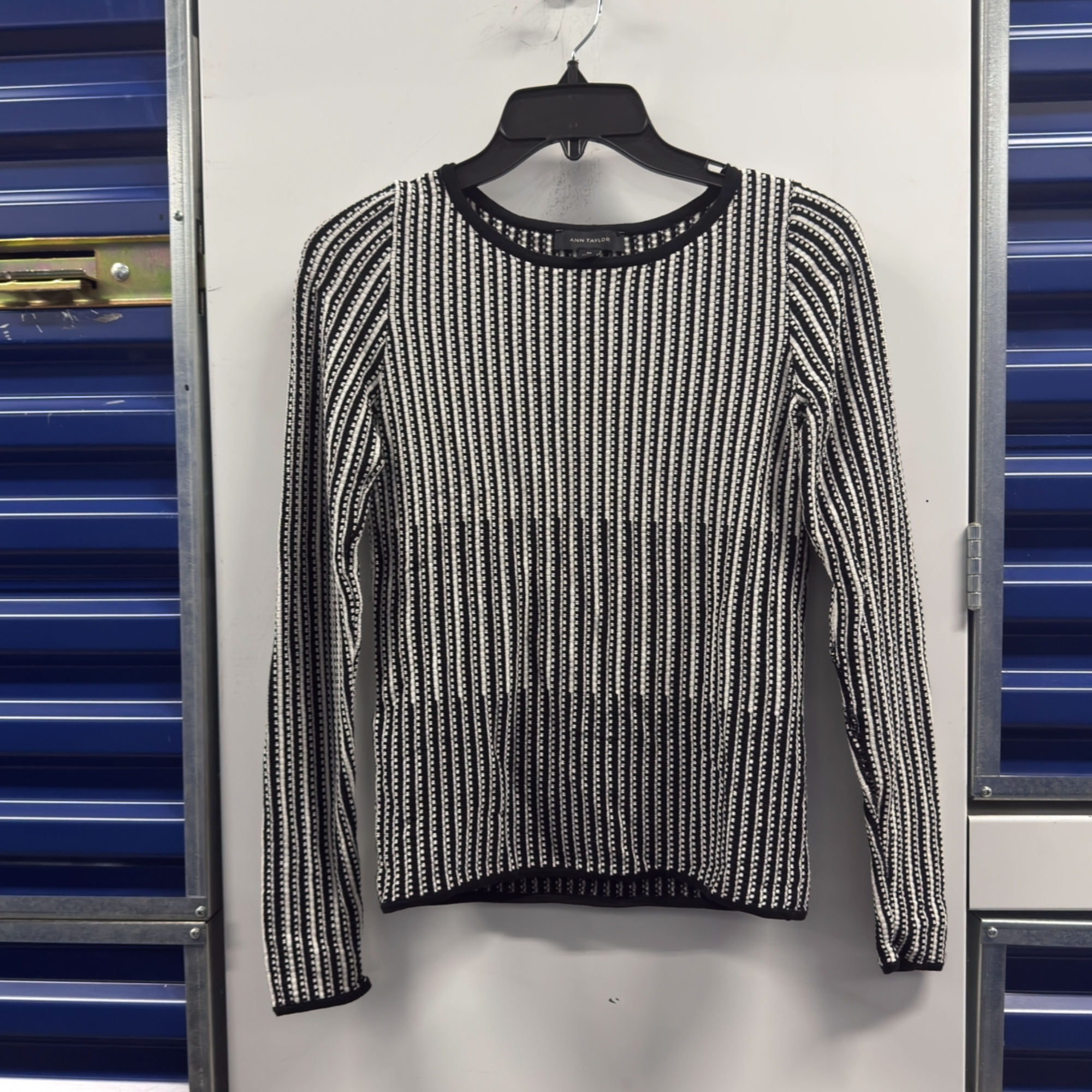 Ann Taylor Black & White Textured Stripe Sweater – XS